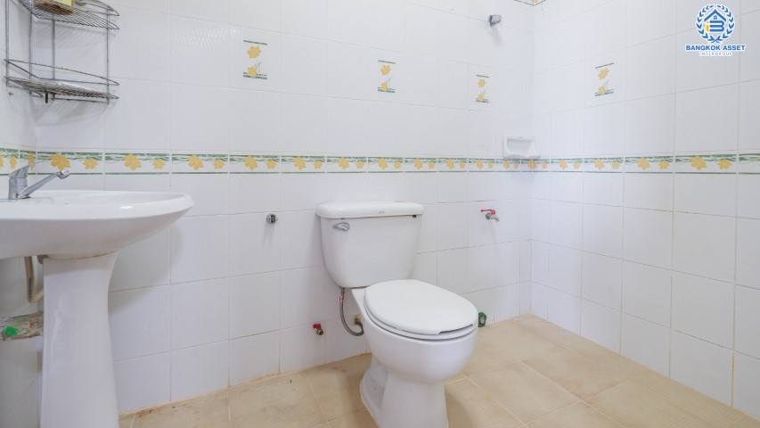 *****ทาวน์เฮ้าส์มือสองย่านกรุงเทพมหานคร ม.มณฑล7 เลียบคลองทวีวัฒนา บนเนื้อที่กว้างขวางถึง 22.5 ตร.ว. ฟังก์ชัน 4 ห้องนอน 2 ห้องน้ำ 1 ที่จอดรถ แถมฟรี! 2 เครื่องปรับอากาศ บ้านพร้อมอยู่ ต่อเติมครัว ใกล้รถไฟฟ้าสายสีน้ำเงิน "สถานีหลักสอง" จองด่วน!…